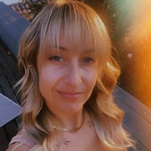 Meet your Posher, Caitlin